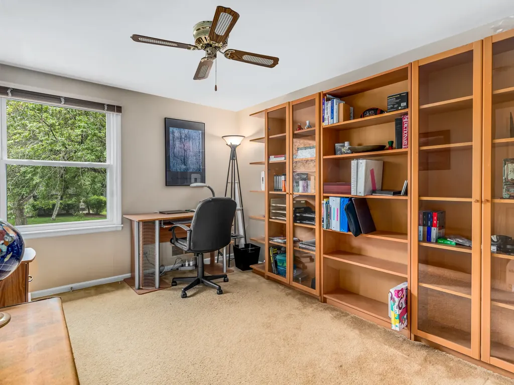 1813 Clyde Drive Naperville IL 60565