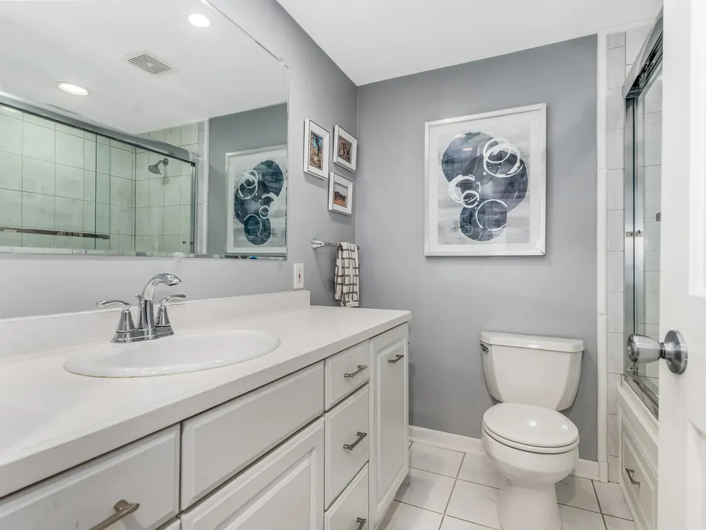 1813 Clyde Drive Naperville IL 60565