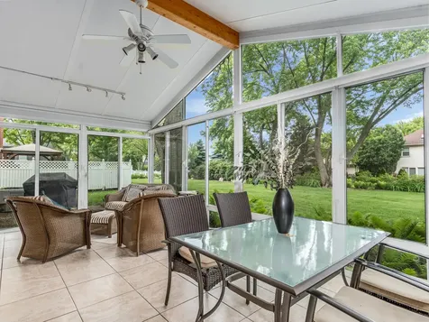 1813 Clyde Drive Naperville IL 60565