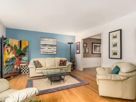 1813 Clyde Drive Naperville IL 60565