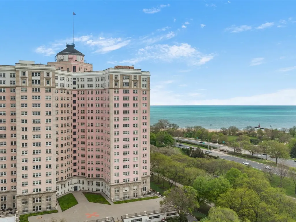 5455 North Sheridan Road Chicago IL 60640