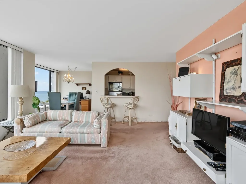 5455 North Sheridan Road Chicago IL 60640
