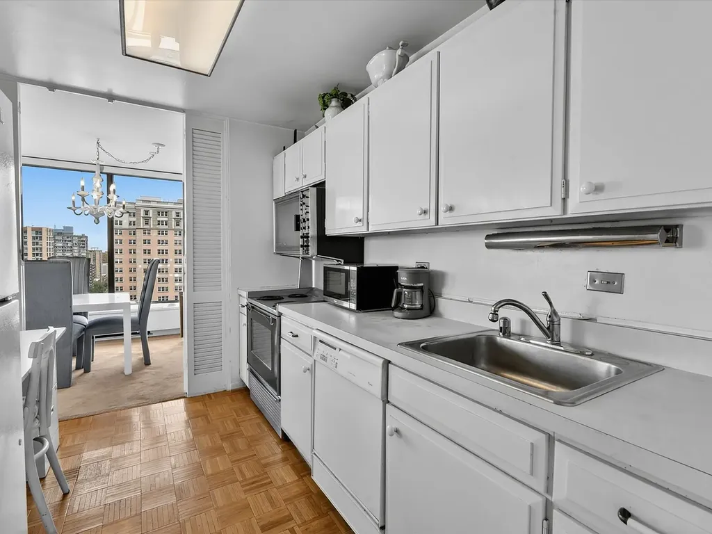 5455 North Sheridan Road Chicago IL 60640