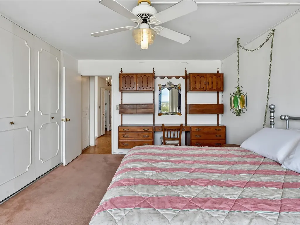 5455 North Sheridan Road Chicago IL 60640