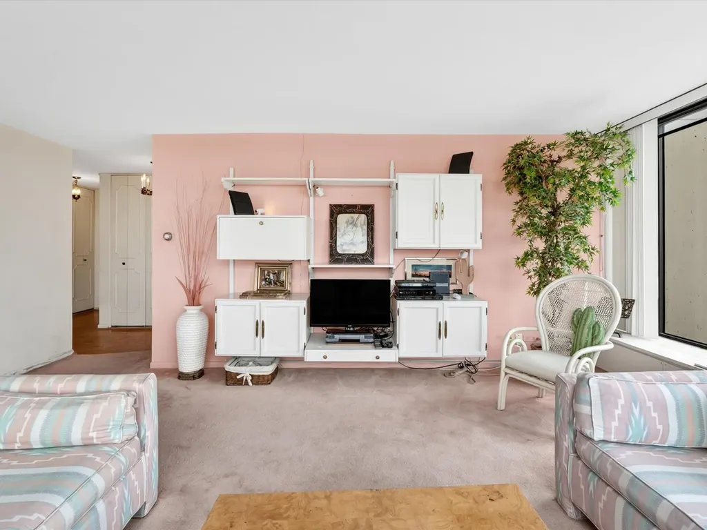 5455 North Sheridan Road Chicago IL 60640