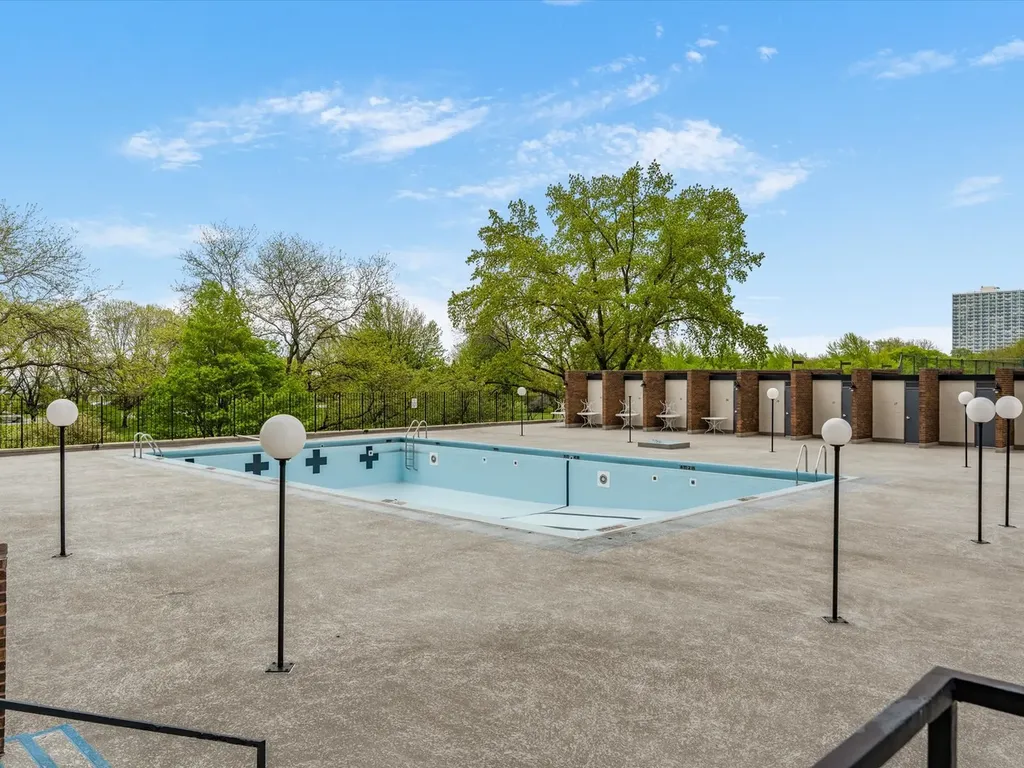 5455 North Sheridan Road Chicago IL 60640