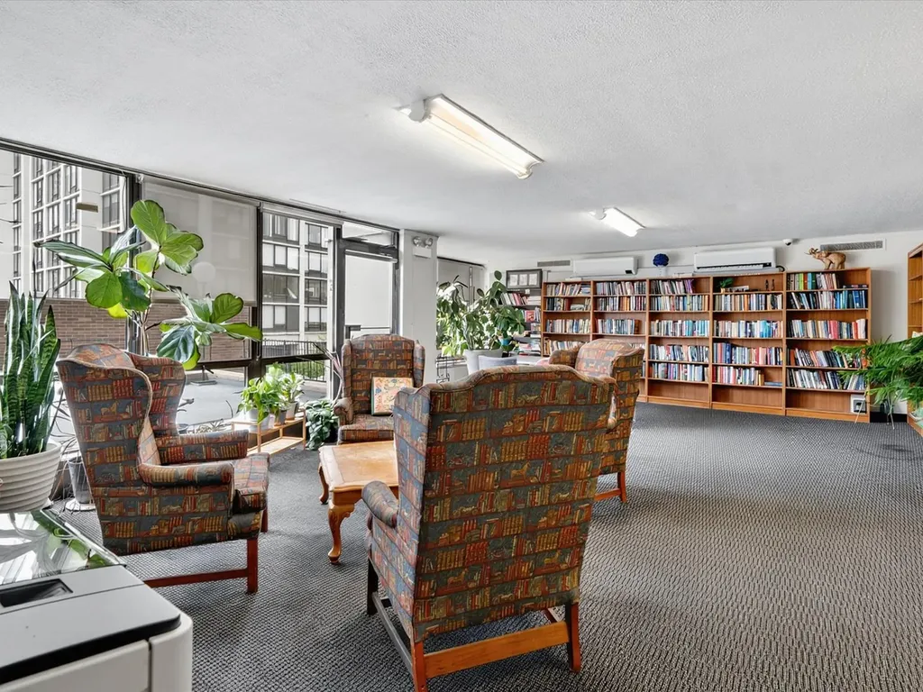 5455 North Sheridan Road Chicago IL 60640