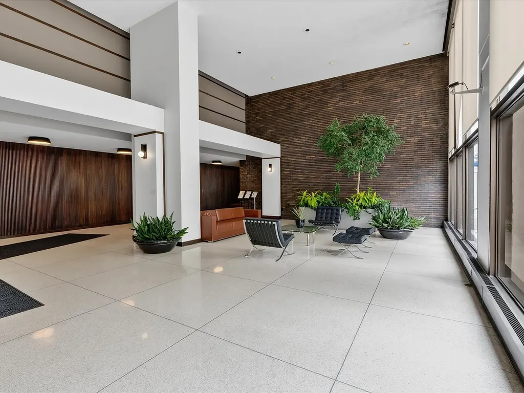 5455 North Sheridan Road Chicago IL 60640