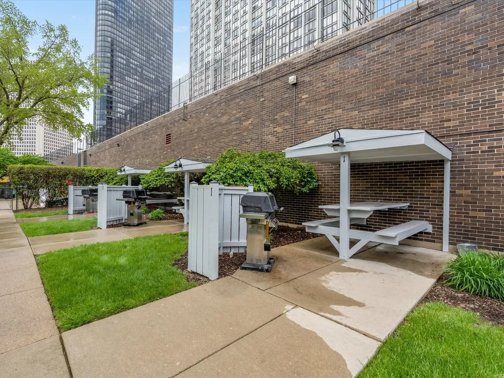 5455 North Sheridan Road Chicago IL 60640