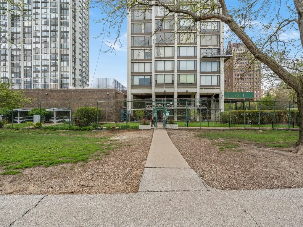 5455 North Sheridan Road Chicago IL 60640