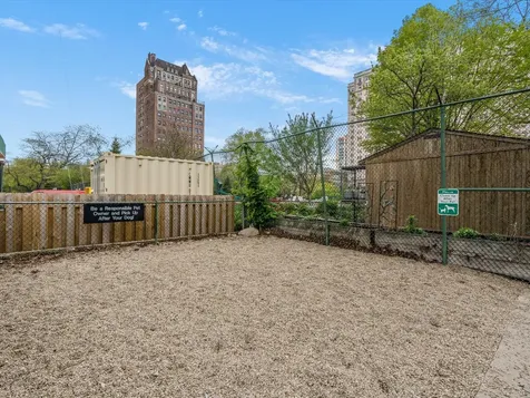 5455 North Sheridan Road Chicago IL 60640