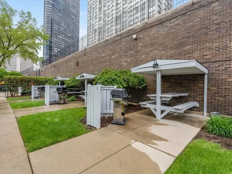 5455 North Sheridan Road Chicago IL 60640