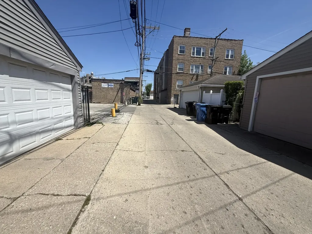 5221 West Belmont Avenue Chicago IL 60641