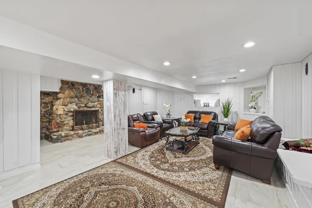 6145 West Fletcher Street Chicago IL 60634