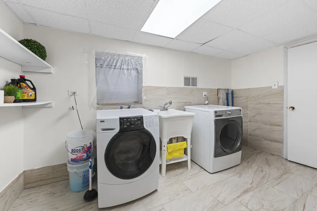 6145 West Fletcher Street Chicago IL 60634