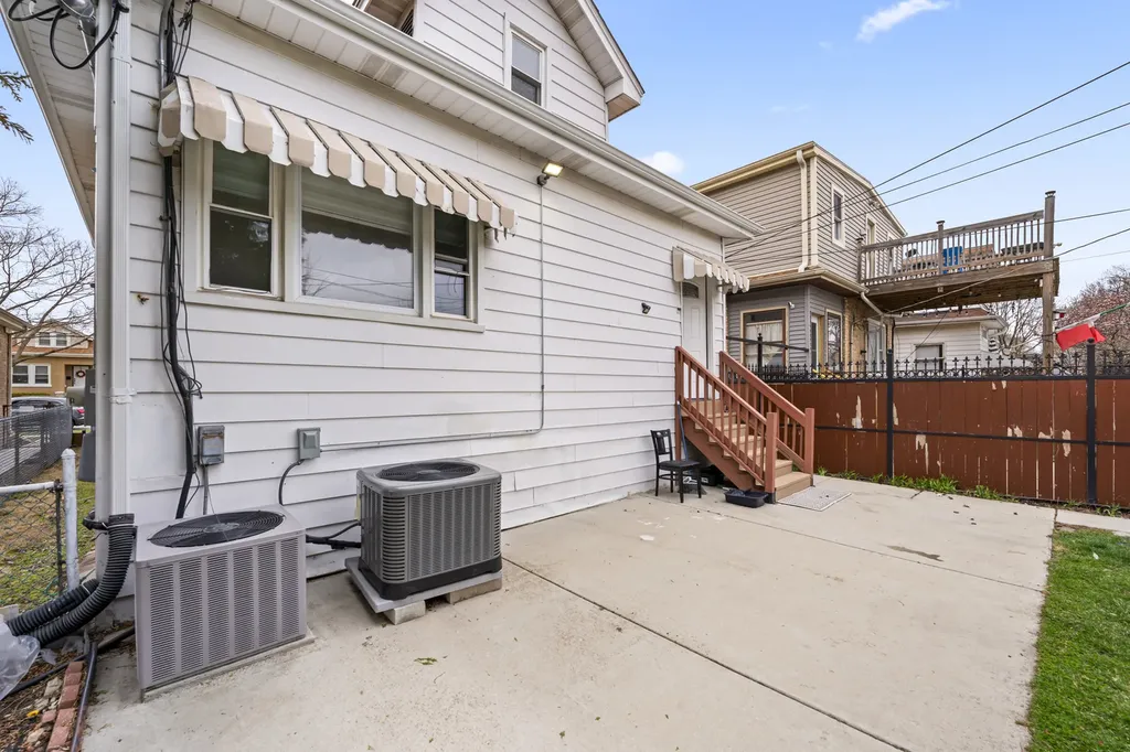 6145 West Fletcher Street Chicago IL 60634