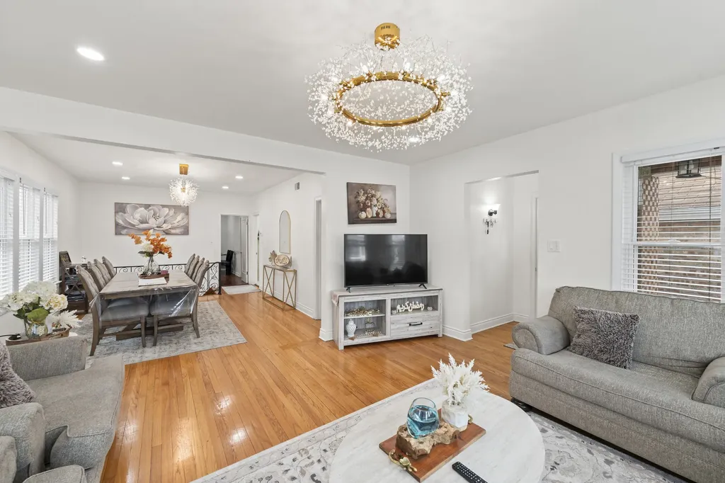 6145 West Fletcher Street Chicago IL 60634