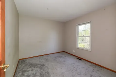 130 Canton Lane Streamwood IL 60107