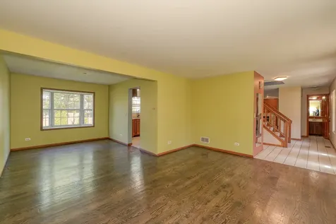 130 Canton Lane Streamwood IL 60107