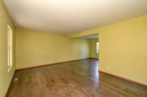130 Canton Lane Streamwood IL 60107