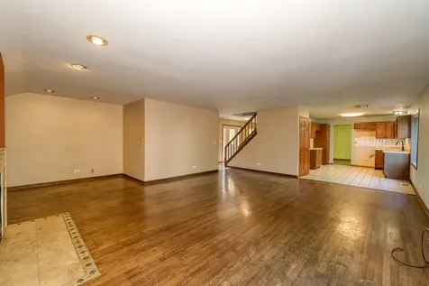 130 Canton Lane Streamwood IL 60107