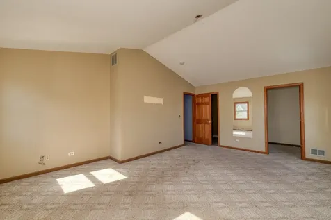 130 Canton Lane Streamwood IL 60107