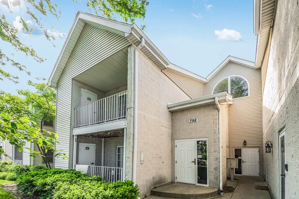798 North Gary Avenue Carol Stream IL 60188