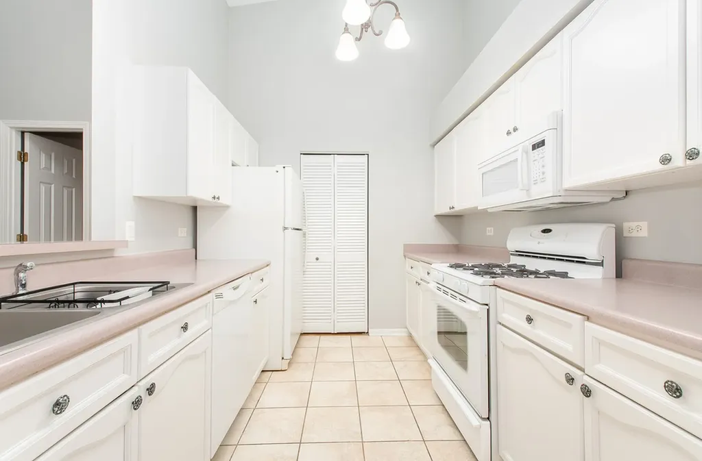 798 North Gary Avenue Carol Stream IL 60188
