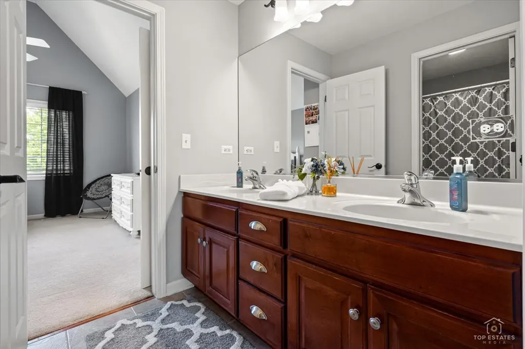 3848 Junebreeze Lane Naperville IL 60564