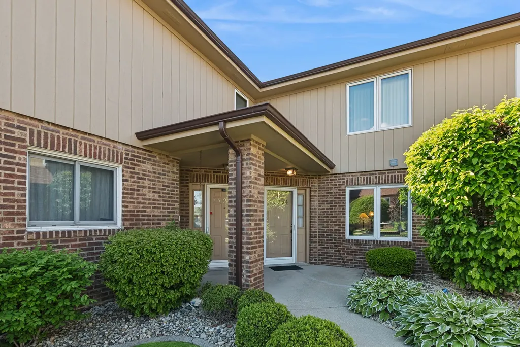 15004 Mayo Drive Orland Park IL 60462