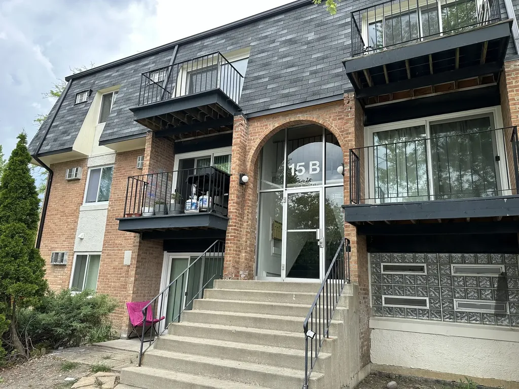 15B East Dundee Quarter Drive Palatine IL 60074
