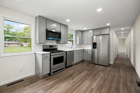 112 North El Dorado Drive Kankakee IL 60901