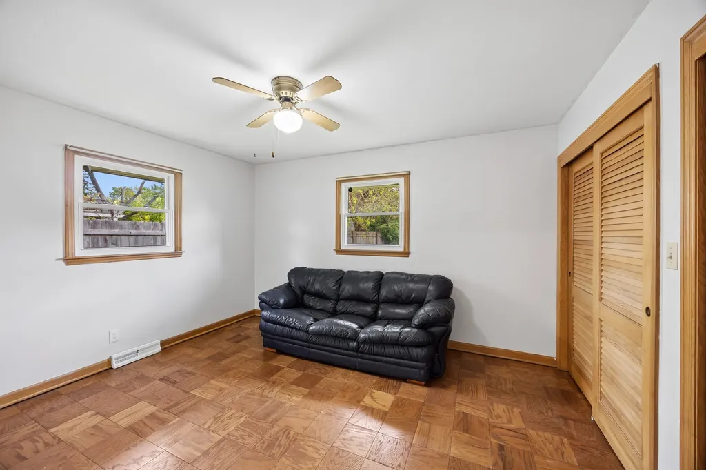 566 Michigan Avenue Aurora IL 60506