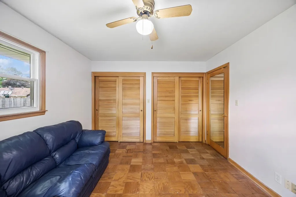 566 Michigan Avenue Aurora IL 60506