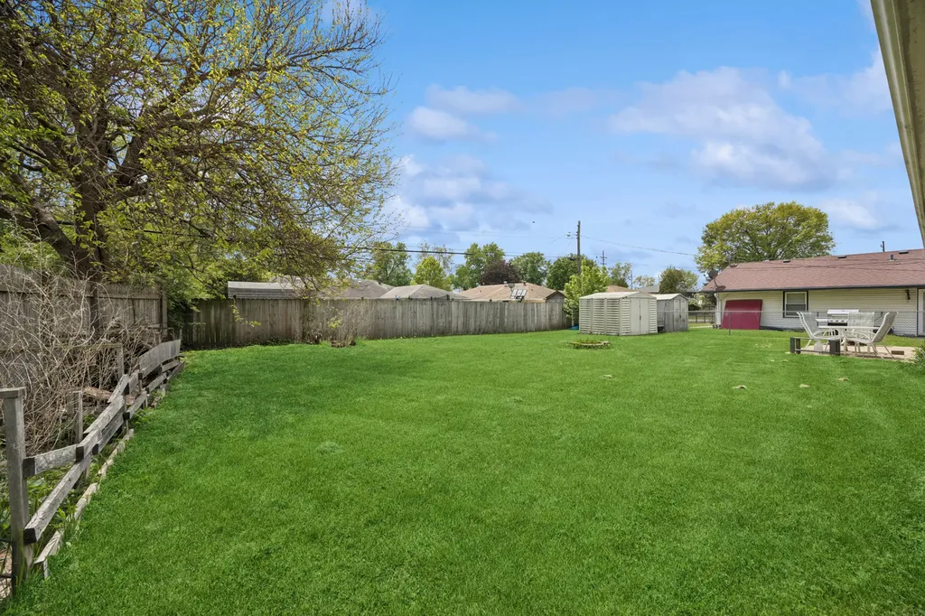 566 Michigan Avenue Aurora IL 60506