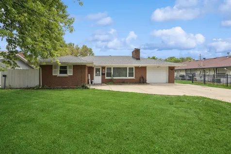 566 Michigan Avenue Aurora IL 60506
