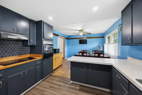 566 Michigan Avenue Aurora IL 60506