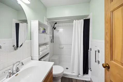 566 Michigan Avenue Aurora IL 60506