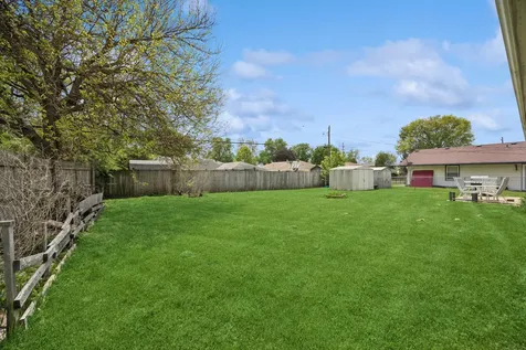 566 Michigan Avenue Aurora IL 60506