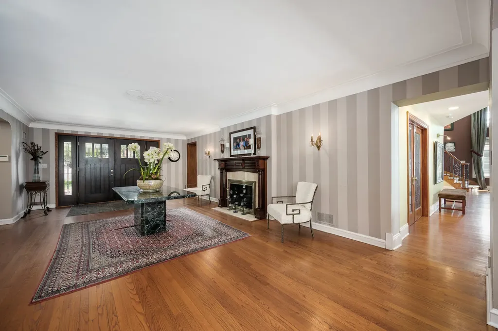2851 West Rascher Avenue Chicago IL 60625