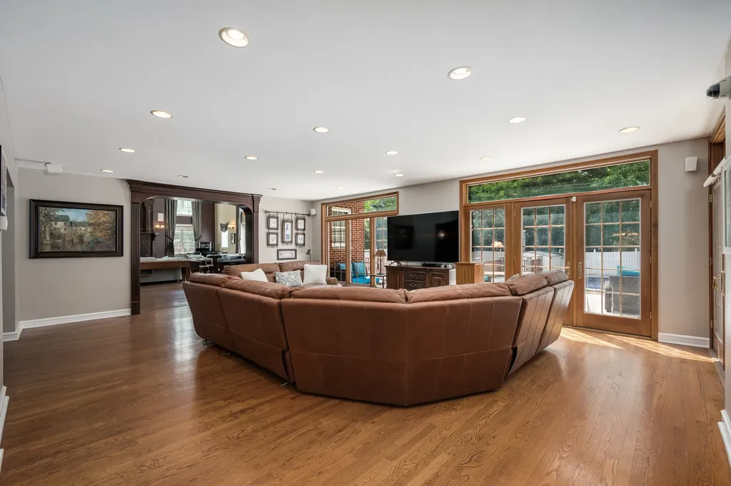 2851 West Rascher Avenue Chicago IL 60625