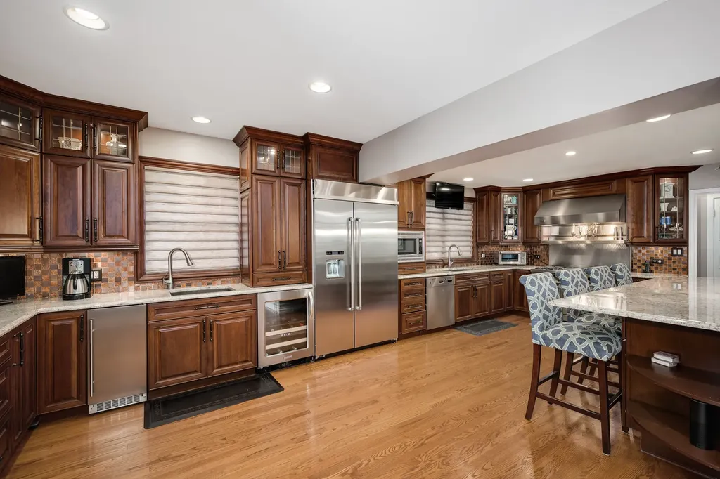 2851 West Rascher Avenue Chicago IL 60625