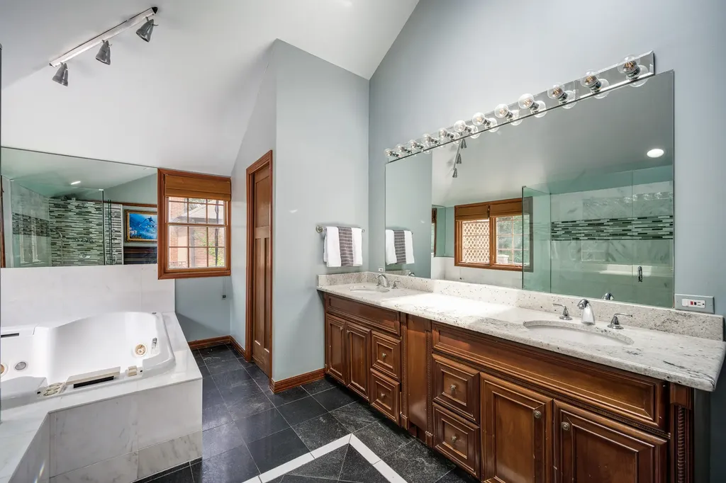 2851 West Rascher Avenue Chicago IL 60625