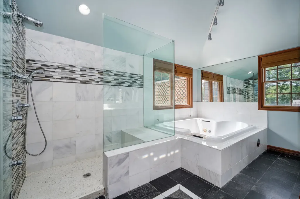 2851 West Rascher Avenue Chicago IL 60625