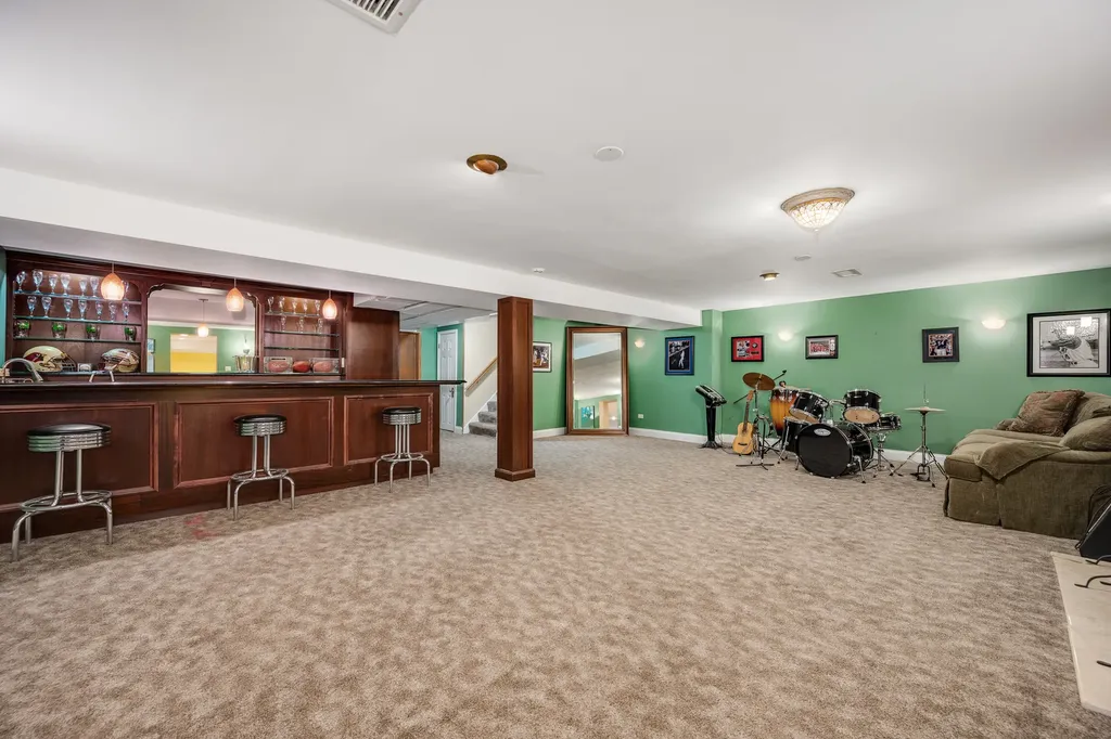 2851 West Rascher Avenue Chicago IL 60625