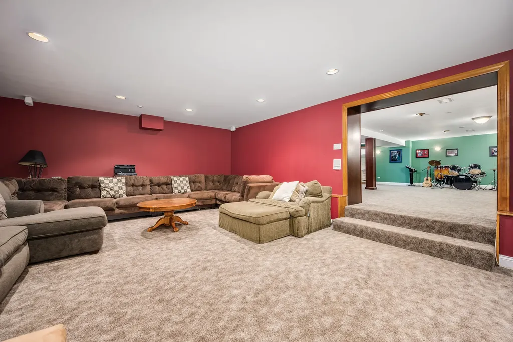 2851 West Rascher Avenue Chicago IL 60625