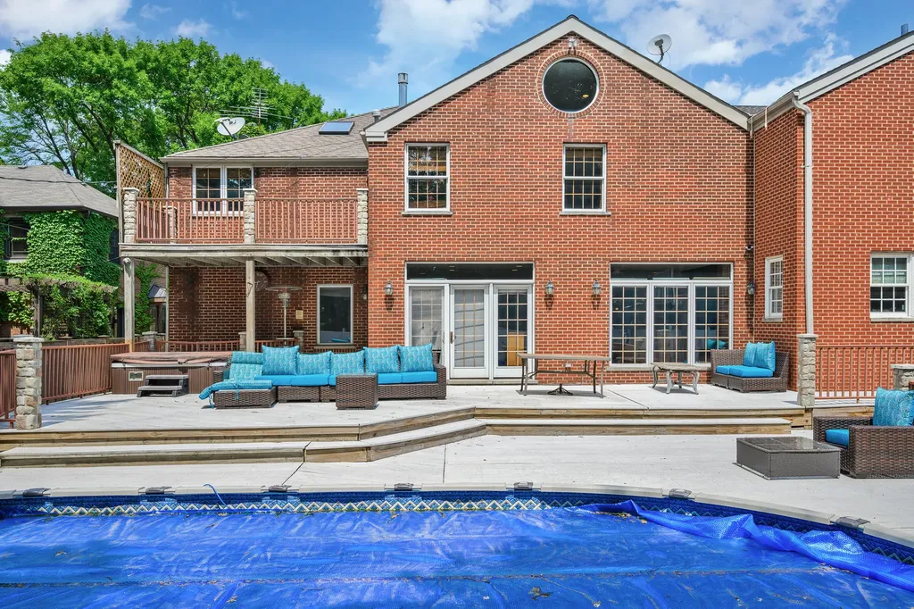 2851 West Rascher Avenue Chicago IL 60625