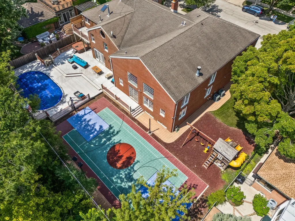 2851 West Rascher Avenue Chicago IL 60625