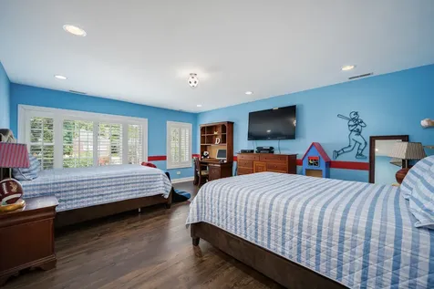 2851 West Rascher Avenue Chicago IL 60625