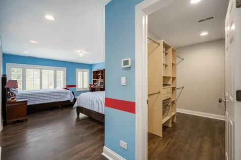 2851 West Rascher Avenue Chicago IL 60625